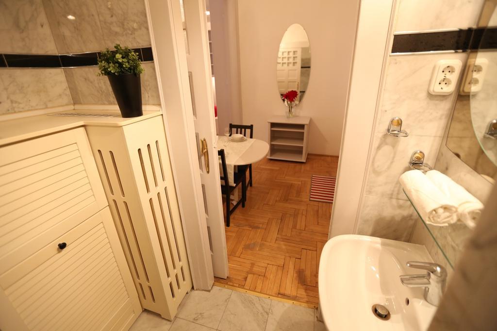 D.Five Classic Luxury Apartment Budapest Exteriör bild